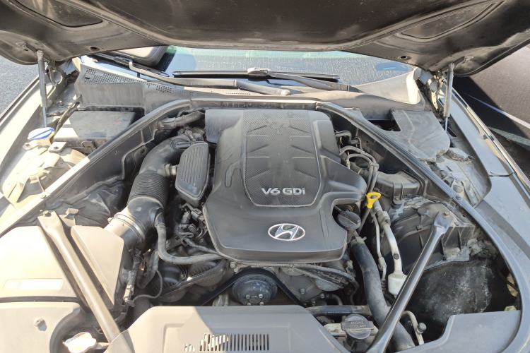 Used Hyundai Genesis 2015 3.0GDi Four-Wheel Drive Flagship Edition Engine Bay