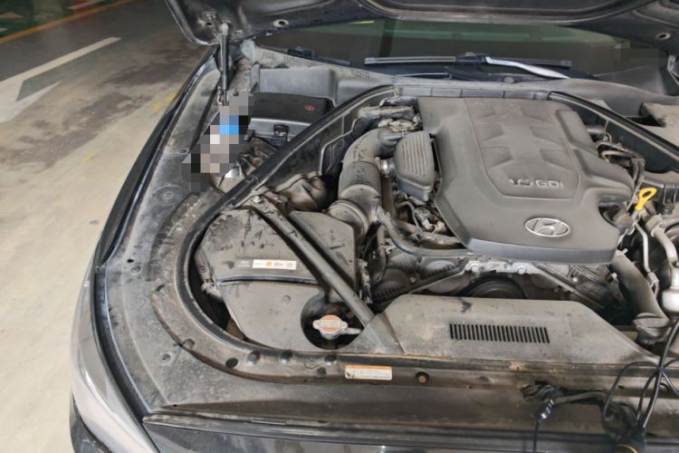 Used Hyundai Genesis 2015 3.0 GDi Two-Wheel-Drive Elite Edition Engine Bay Right