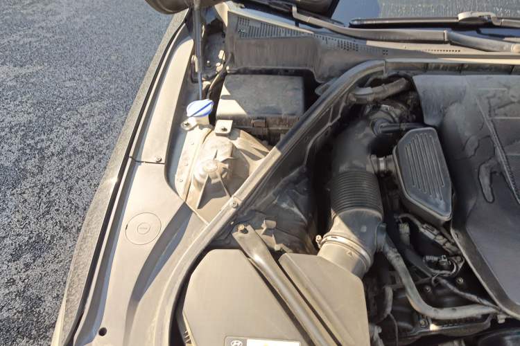 Used Hyundai Genesis 2015 3.0GDi Four-Wheel Drive Flagship Edition Engine Bay Right