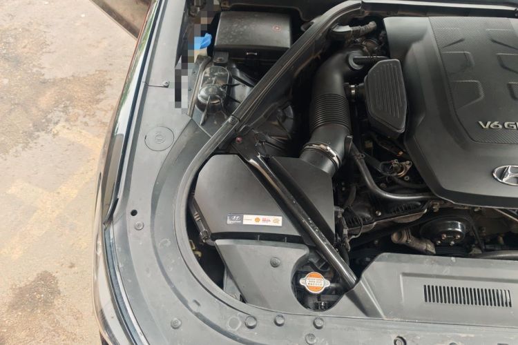 Used Hyundai Genesis 2015 3.3GDi Two-Wheel-Drive Flagship Edition Engine Bay Right