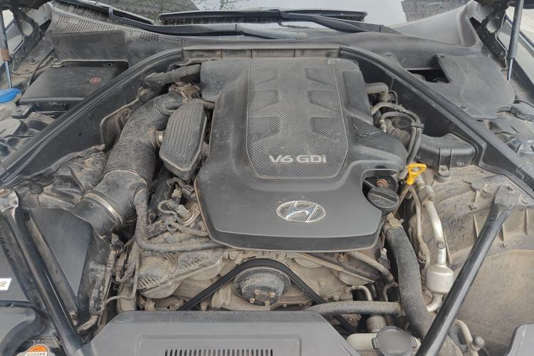Used Hyundai Genesis 2015 3.0 GDi Two-Wheel-Drive Elite Edition Engine Bay