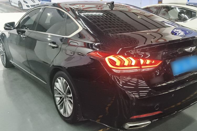 Used Hyundai Genesis 2015 3.0GDi Four-Wheel Drive Luxury Edition Exterior 2