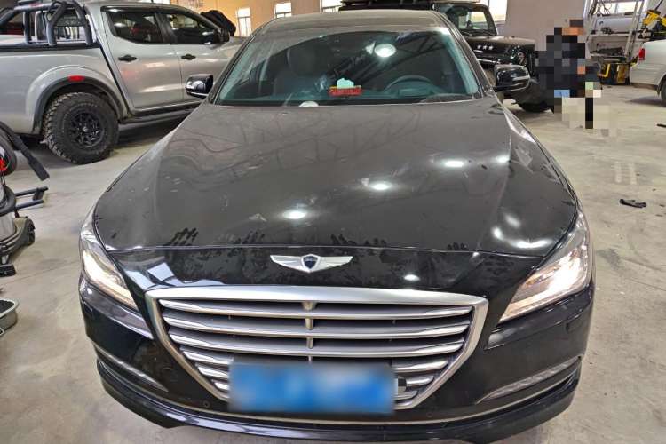 Used Hyundai Genesis 2015 3.0 GDi Two-Wheel-Drive Elite Edition Front