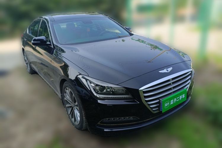 Used Hyundai Genesis 2015 3.0 GDi Two-Wheel-Drive Luxury Edition Front Right 45 Deg
