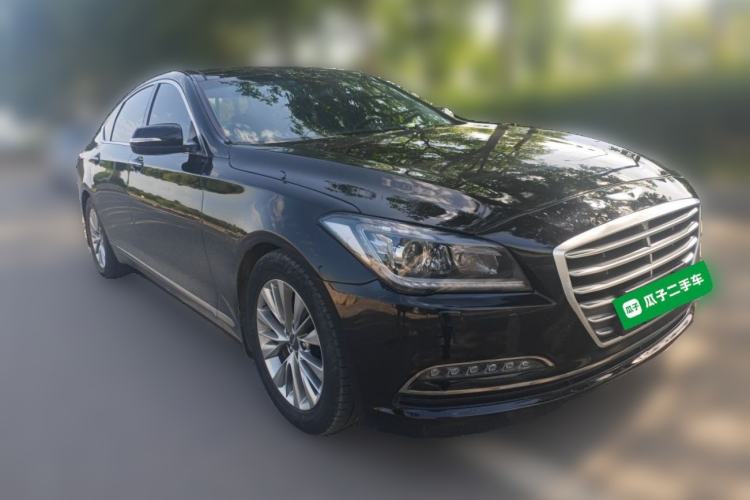 Used Hyundai Genesis 2015 3.0 GDi Four-Wheel Drive Elite Edition Front Right 45 Deg
