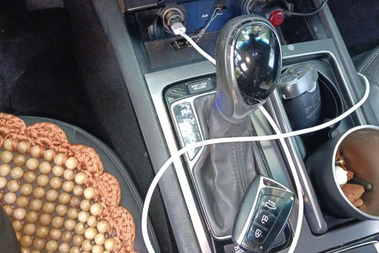 Used Hyundai Genesis 2015 3.0GDi Four-Wheel Drive Luxury Edition Gear Lever