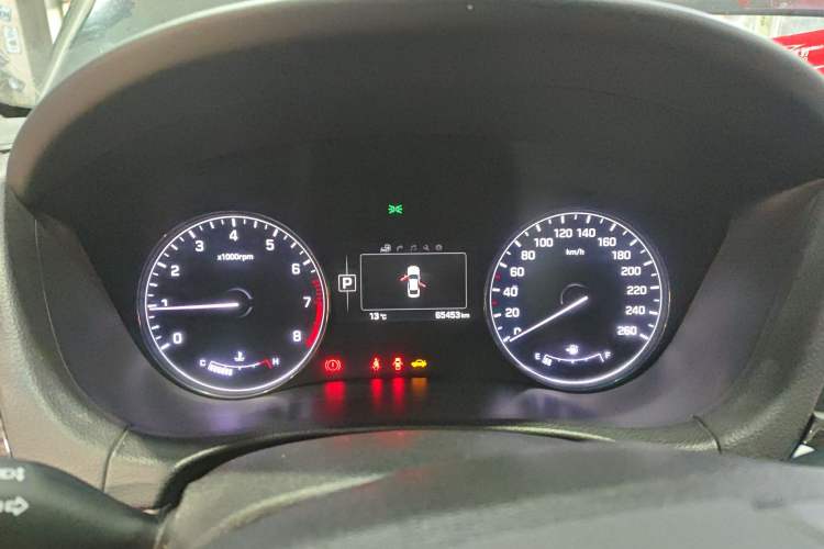 Used Hyundai Genesis 2015 3.0 GDi Two-Wheel-Drive Elite Edition Instrument Cluster