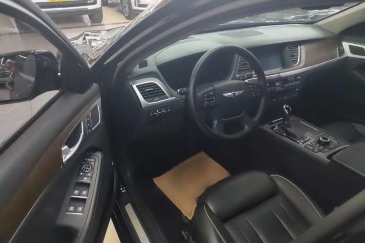 Used Hyundai Genesis 2015 3.0GDi Four-Wheel Drive Flagship Edition Interior 2