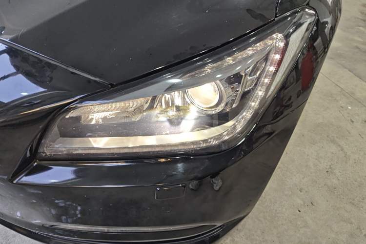 Used Hyundai Genesis 2015 3.0 GDi Two-Wheel-Drive Elite Edition Left Front Headlight