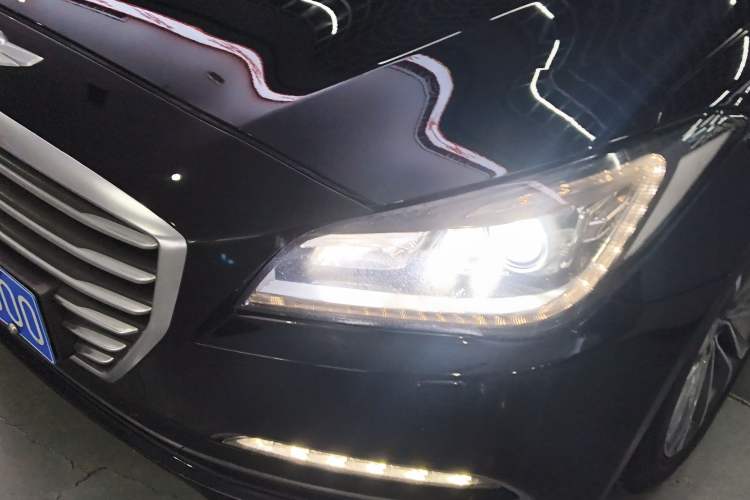 Used Hyundai Genesis 2015 3.0GDi Four-Wheel Drive Luxury Edition Left Front Headlight