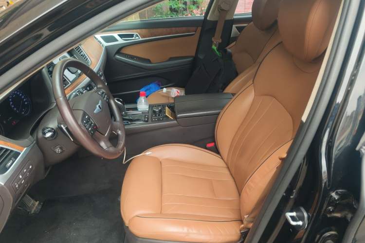Used Hyundai Genesis 2015 3.3GDi Two-Wheel-Drive Flagship Edition Left Front Seat
