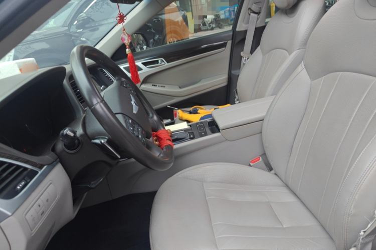 Used Hyundai Genesis 2015 3.0 GDi Two-Wheel-Drive Elite Edition Left Front Seat