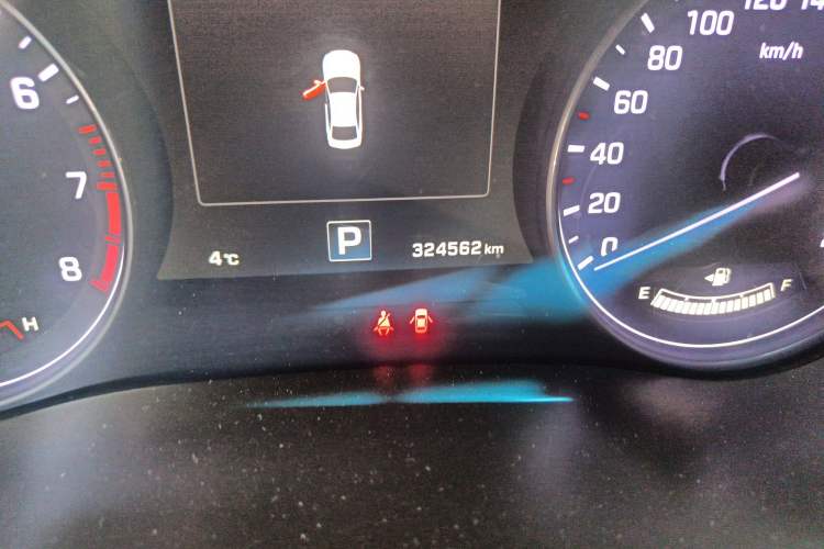 Used Hyundai Genesis 2015 3.0GDi Four-Wheel Drive Flagship Edition Odometer Close Up