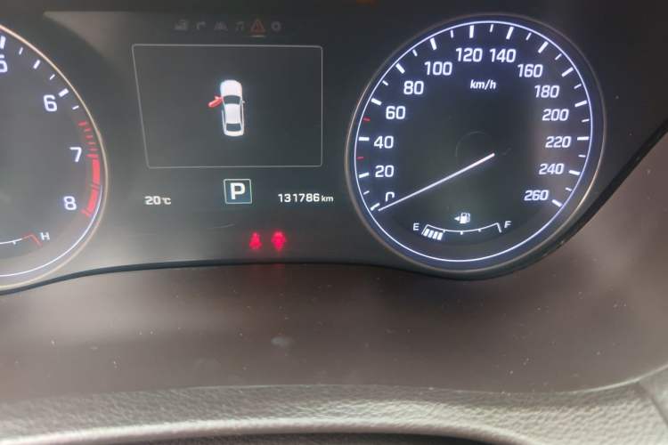 Used Hyundai Genesis 2015 3.3GDi Two-Wheel-Drive Flagship Edition Odometer Close Up