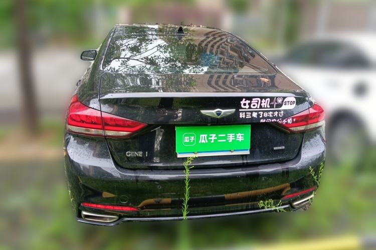 Used Hyundai Genesis 2015 3.0GDi Four-Wheel Drive Luxury Edition Rear