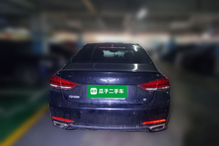 Used Hyundai Genesis 2015 3.0 GDi Two-Wheel-Drive Elite Edition Rear