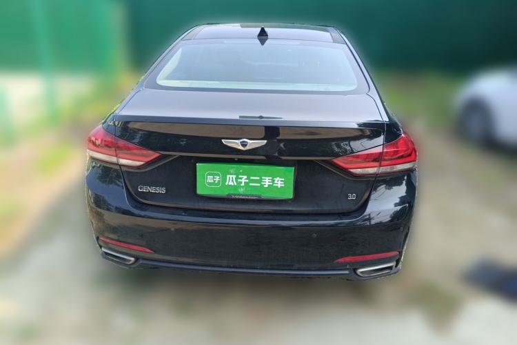 Used Hyundai Genesis 2015 3.0 GDi Two-Wheel-Drive Luxury Edition Rear