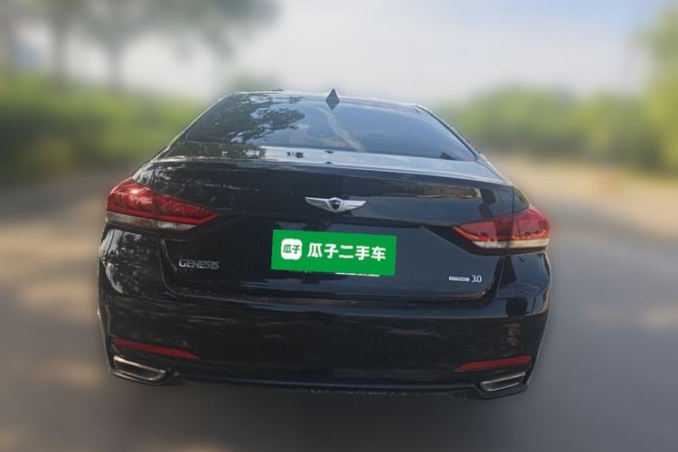 Used Hyundai Genesis 2015 3.0 GDi Four-Wheel Drive Elite Edition Rear