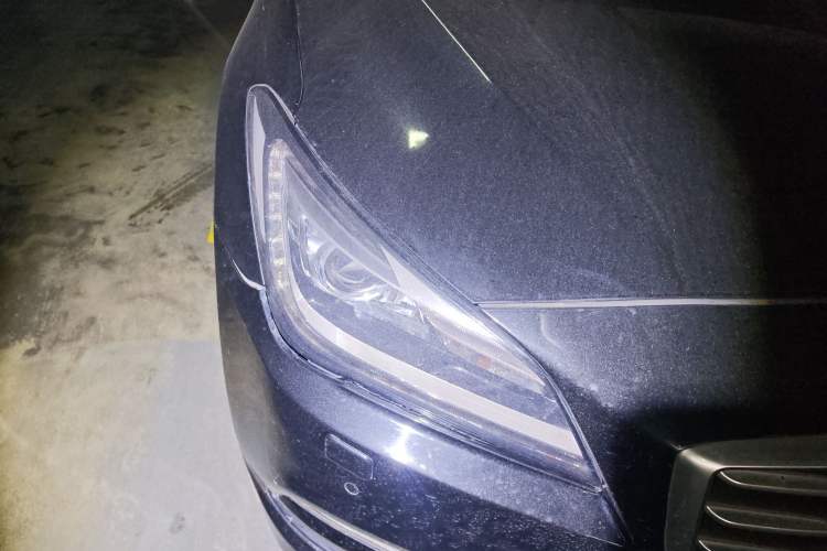 Used Hyundai Genesis 2015 3.0 GDi Two-Wheel-Drive Elite Edition Right Front Headlight