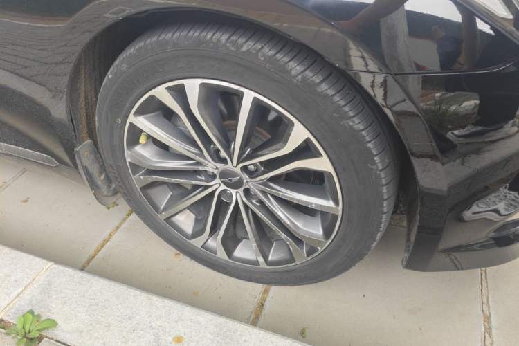 Used Hyundai Genesis 2015 3.0GDi Four-Wheel Drive Luxury Edition Right Front Wheel Hub