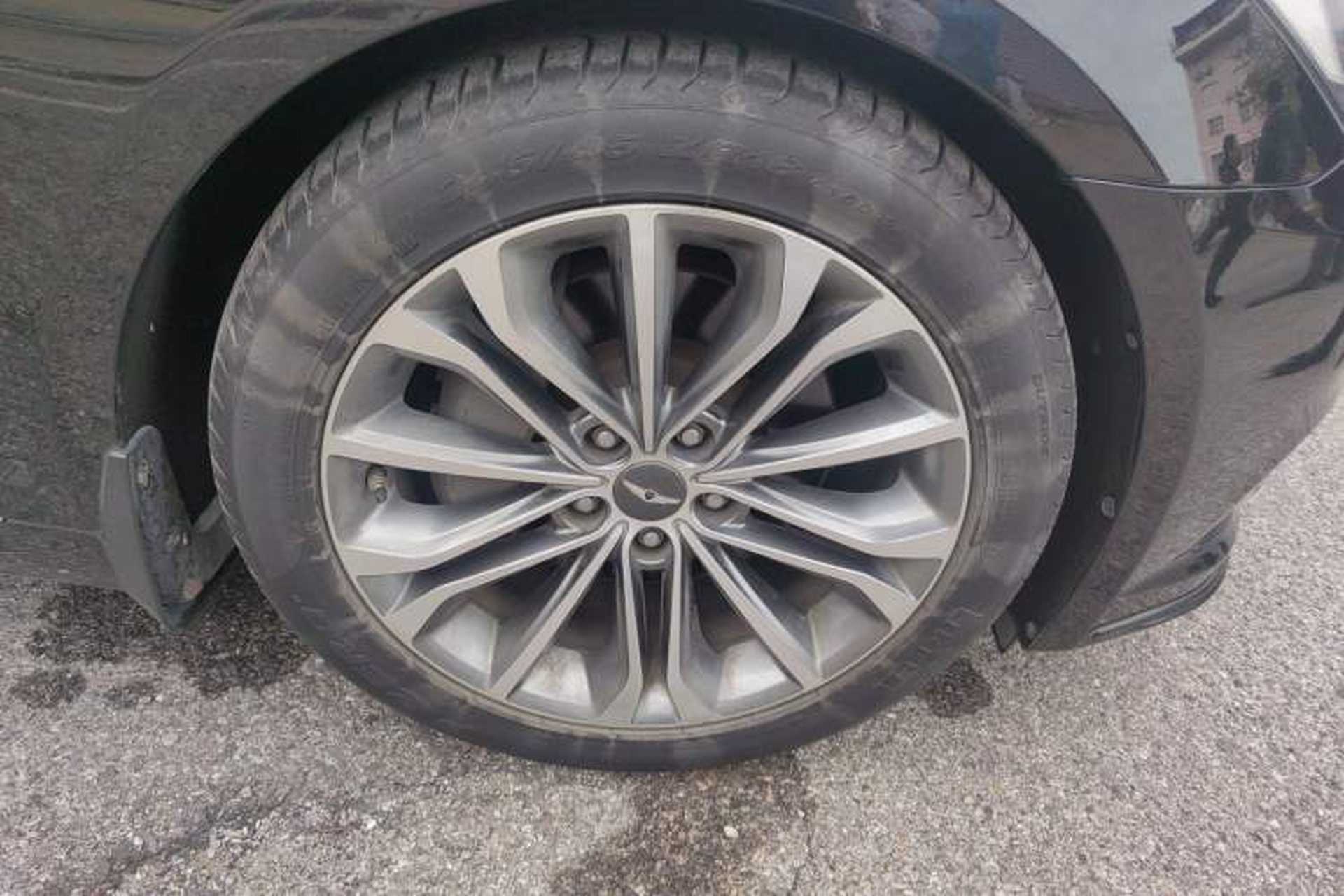 Used Hyundai Genesis 2015 3.0GDi Four-Wheel Drive Flagship Edition Right Front Wheel Hub