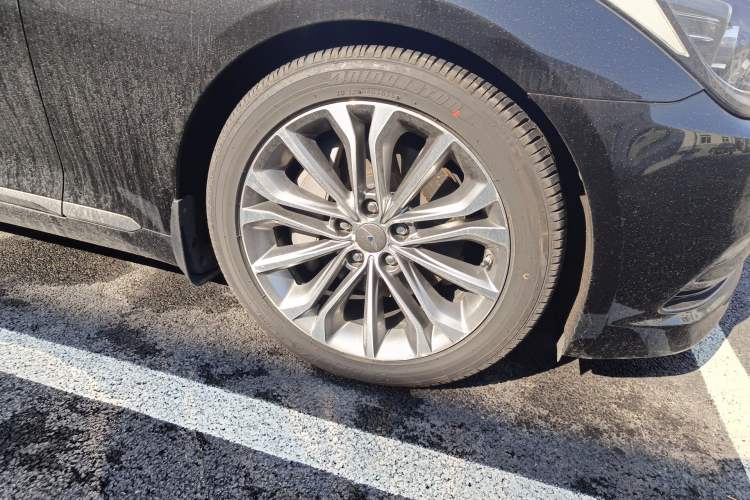Used Hyundai Genesis 2015 3.0GDi Four-Wheel Drive Flagship Edition Right Front Wheel Hub