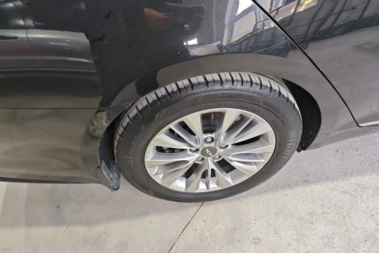 Used Hyundai Genesis 2015 3.0 GDi Two-Wheel-Drive Elite Edition Right Rear Wheel Hub