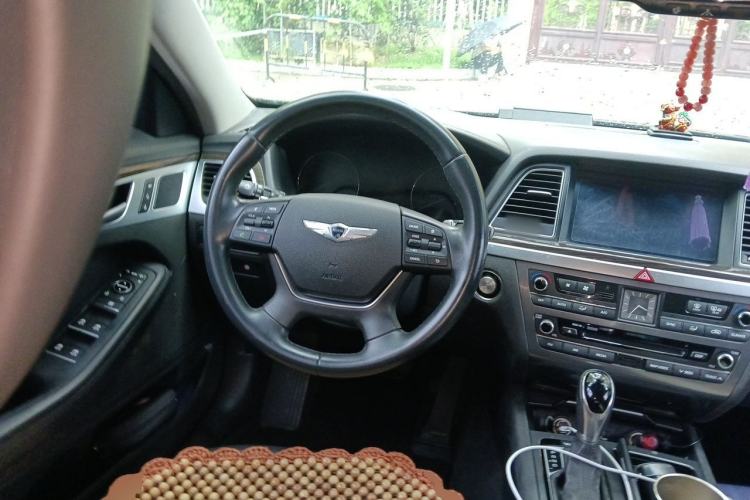 Used Hyundai Genesis 2015 3.0GDi Four-Wheel Drive Luxury Edition Steering Wheel