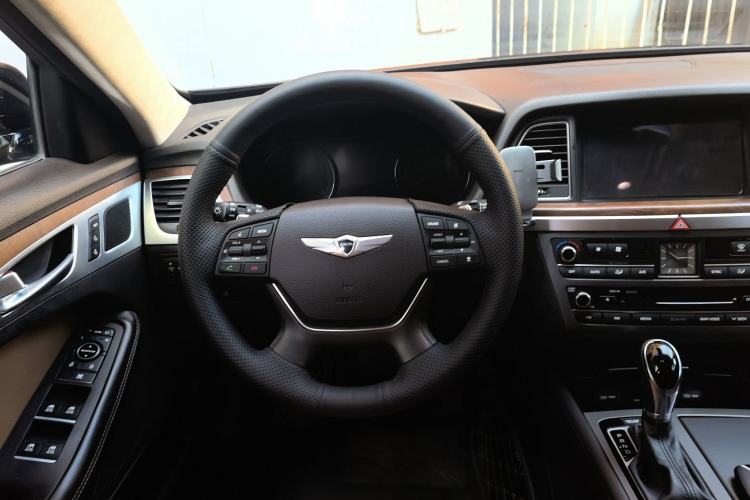 Used Hyundai Genesis 2015 3.0GDi Four-Wheel Drive Flagship Edition Steering Wheel