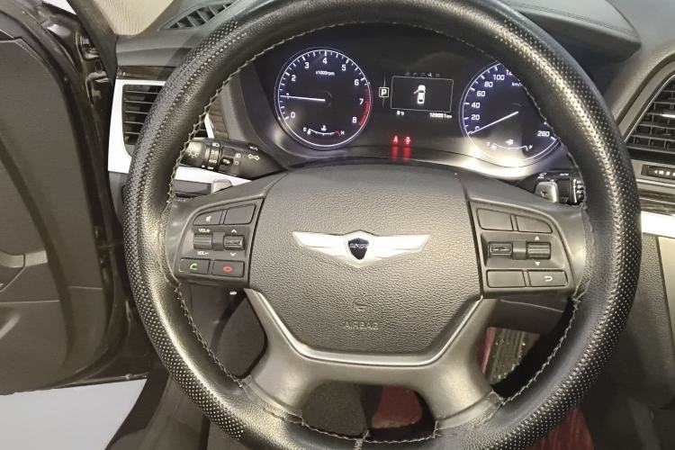 Used Hyundai Genesis 2015 3.0GDi Four-Wheel Drive Luxury Edition Steering Wheel