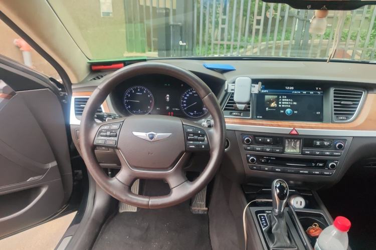 Used Hyundai Genesis 2015 3.3GDi Two-Wheel-Drive Flagship Edition Steering Wheel