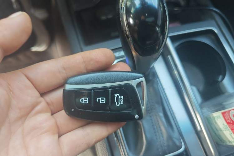 Used Hyundai Genesis 2015 3.0 GDi Four-Wheel Drive Elite Edition Vehicle Key