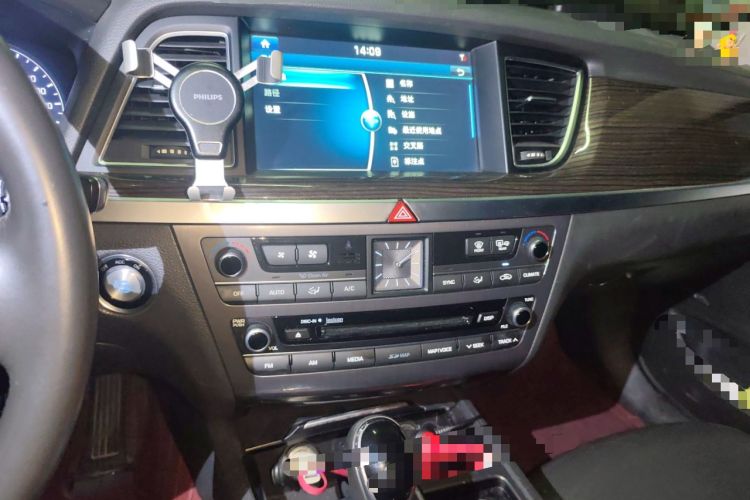 Used Hyundai Genesis 2015 3.0GDi Four-Wheel Drive Luxury Edition Audio And AC Panel