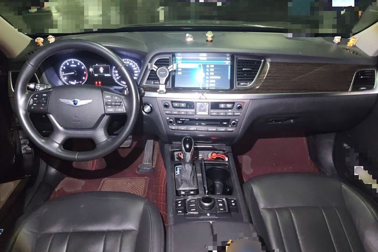 Used Hyundai Genesis 2015 3.0GDi Four-Wheel Drive Luxury Edition Center Console
