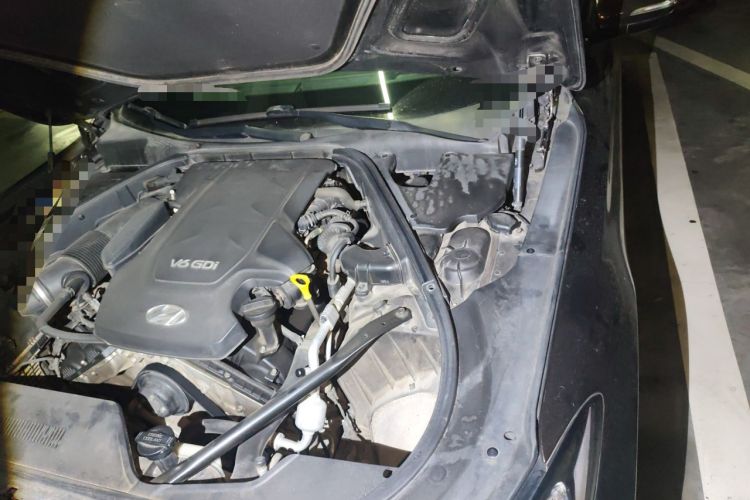 Used Hyundai Genesis 2015 3.0GDi Four-Wheel Drive Luxury Edition Engine Bay Left