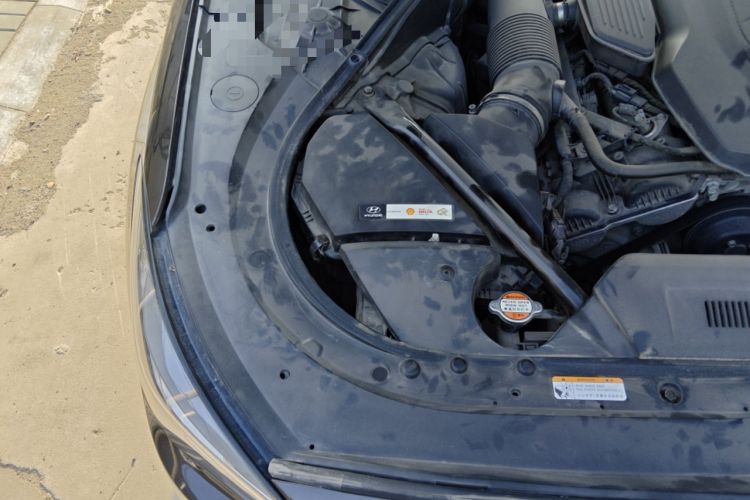 Used Hyundai Genesis 2015 3.0GDi Four-Wheel Drive Luxury Edition Engine Bay Right