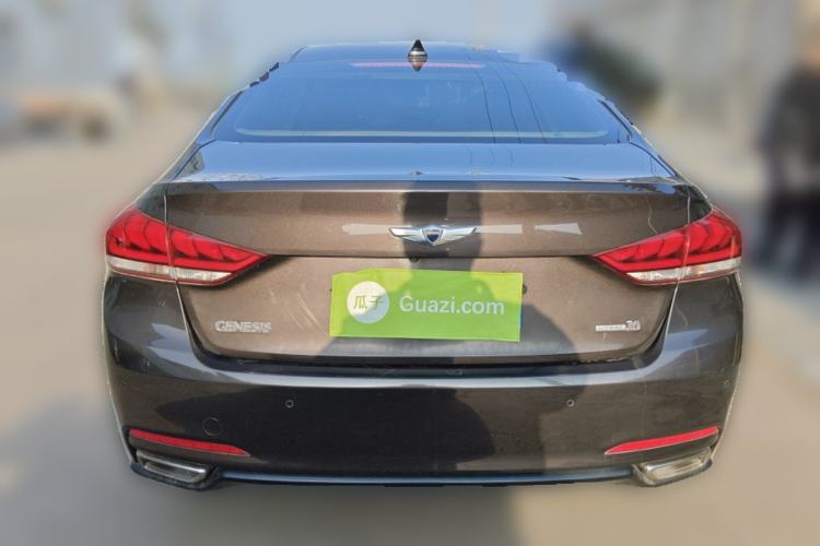 Used Hyundai Genesis 2015 3.0GDi Four-Wheel Drive Luxury Edition Rear