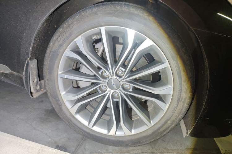 Used Hyundai Genesis 2015 3.0GDi Four-Wheel Drive Luxury Edition Right Front Wheel Hub