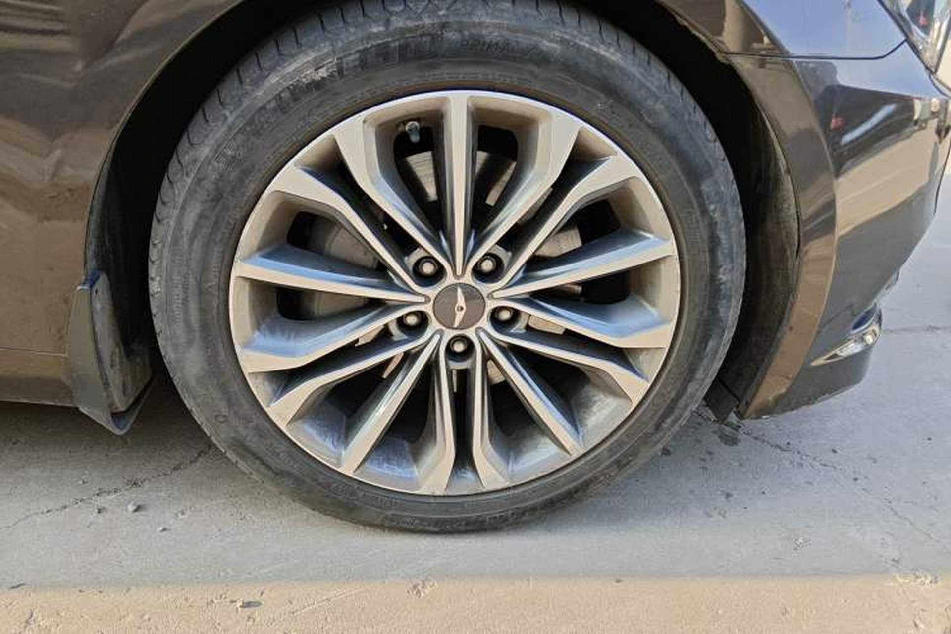 Used Hyundai Genesis 2015 3.0GDi Four-Wheel Drive Luxury Edition Right Front Wheel Hub