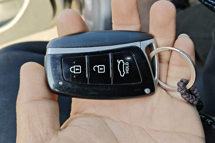 Used Hyundai Genesis 2015 3.0GDi Four-Wheel Drive Luxury Edition Vehicle Key