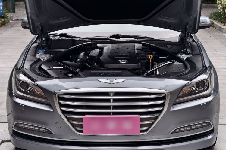 Used Hyundai Genesis 2015 3.0GDi Four-Wheel Drive Luxury Edition Engine Bay