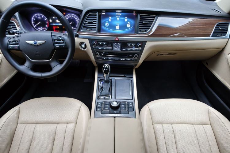 Used Hyundai Genesis 2015 3.0GDi Four-Wheel Drive Luxury Edition Interior 3