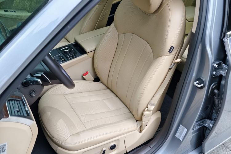 Used Hyundai Genesis 2015 3.0GDi Four-Wheel Drive Luxury Edition Left Front Seat