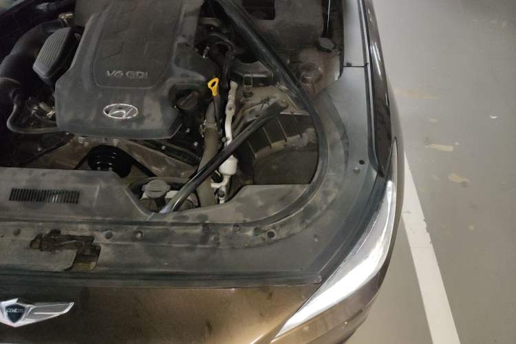 Used Hyundai Genesis 2015 3.0GDi Four-Wheel Drive Flagship Edition Engine Bay Left