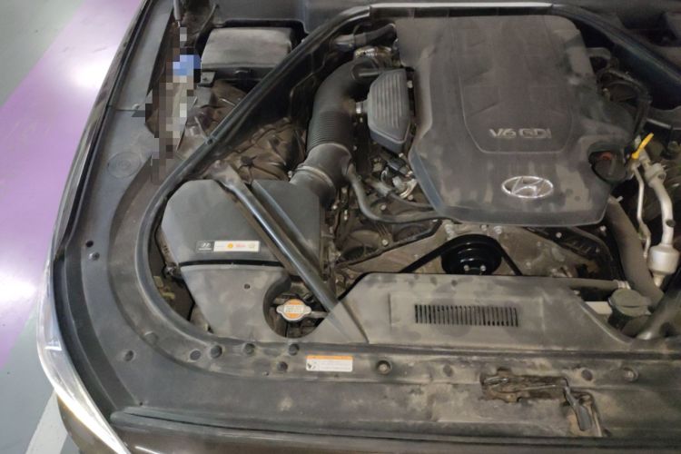 Used Hyundai Genesis 2015 3.0GDi Four-Wheel Drive Flagship Edition Engine Bay Right