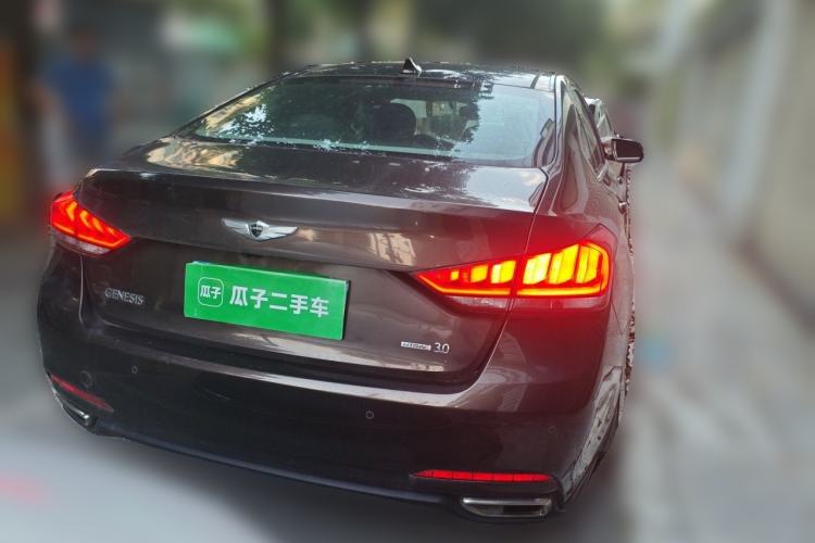 Used Hyundai Genesis 2015 3.0GDi Four-Wheel Drive Luxury Edition Rear