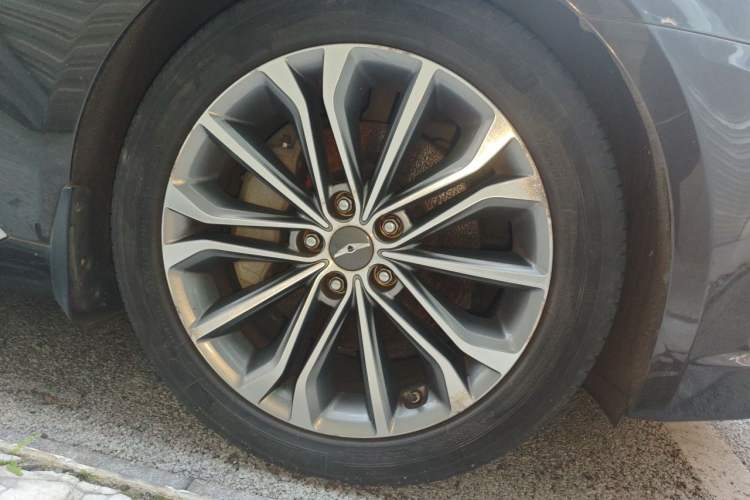 Used Hyundai Genesis 2015 3.0GDi Four-Wheel Drive Luxury Edition Right Front Wheel Hub