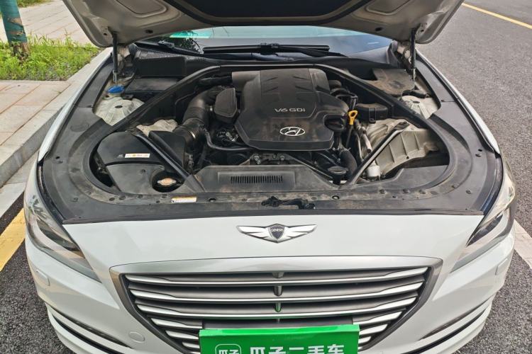 Used Hyundai Genesis 2015 3.0 GDi Four-Wheel Drive Elite Edition Engine Bay