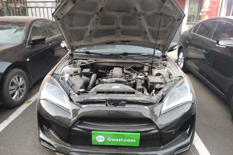 Used Hyundai Genesis Coupe 2009 2.0T Automatic Luxury Edition Engine Bay