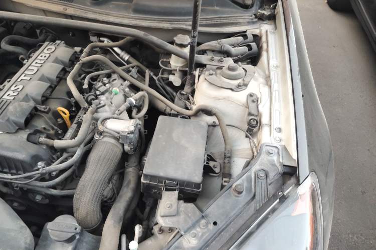 Used Hyundai Genesis Coupe 2009 2.0T Automatic Luxury Edition Engine Bay Left